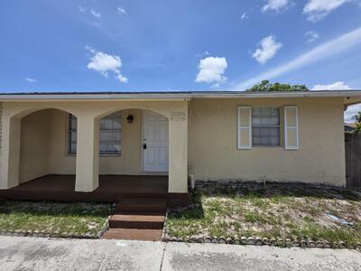 978 Sumter Road W