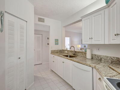 800 Uno Lago Drive, Juno Beach, FL 33408