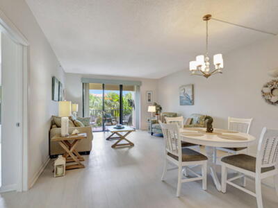 800 Uno Lago Drive, Juno Beach, FL 33408