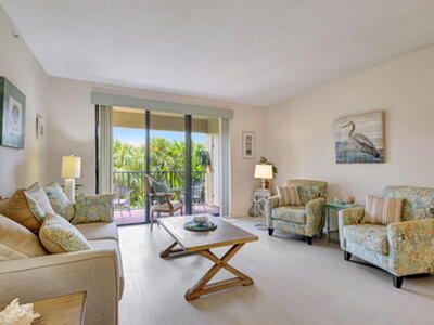 800 Uno Lago Drive, Juno Beach, FL 33408