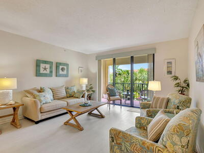 800 Uno Lago Drive, Juno Beach, FL 33408