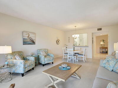 800 Uno Lago Drive, Juno Beach, FL 33408