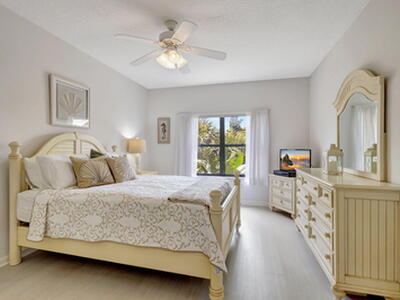 800 Uno Lago Drive, Juno Beach, FL 33408