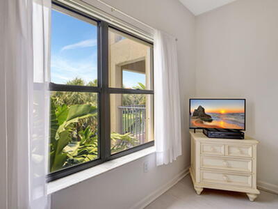 800 Uno Lago Drive, Juno Beach, FL 33408