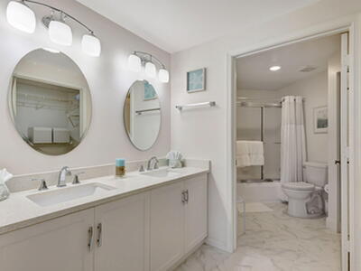 800 Uno Lago Drive, Juno Beach, FL 33408