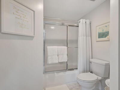 800 Uno Lago Drive, Juno Beach, FL 33408