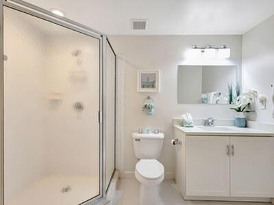 800 Uno Lago Drive, Juno Beach, FL 33408