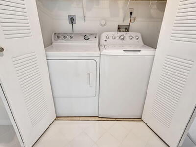 800 Uno Lago Drive, Juno Beach, FL 33408