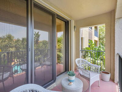 800 Uno Lago Drive, Juno Beach, FL 33408