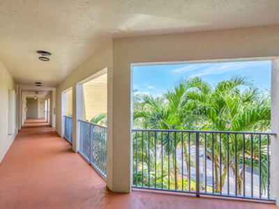 800 Uno Lago Drive, Juno Beach, FL 33408