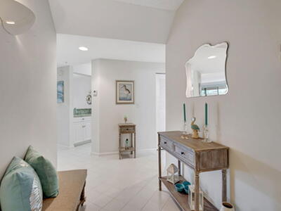 800 Uno Lago Drive, Juno Beach, FL 33408