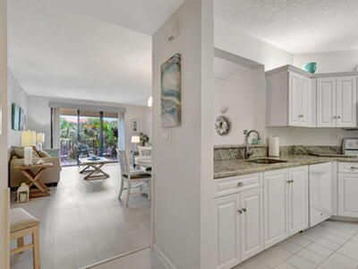 800 Uno Lago Drive, Juno Beach, FL 33408