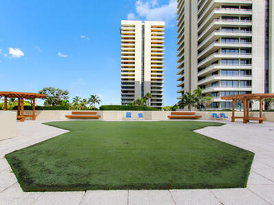 5540 N Ocean Drive, Singer Island, FL 33404