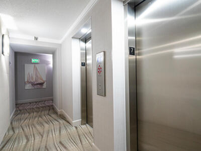 5540 N Ocean Drive, Singer Island, FL 33404