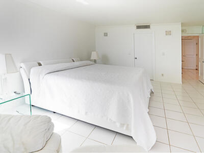 5540 N Ocean Drive, Singer Island, FL 33404