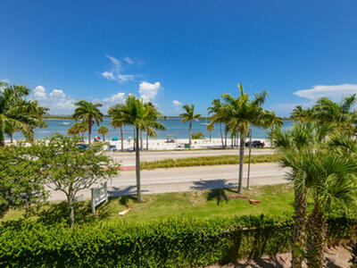 35 Harbour Isle Drive W, Fort Pierce, FL 34949