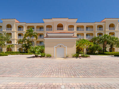 35 Harbour Isle Drive W, Fort Pierce, FL 34949