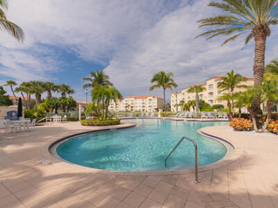 35 Harbour Isle Drive W, Fort Pierce, FL 34949