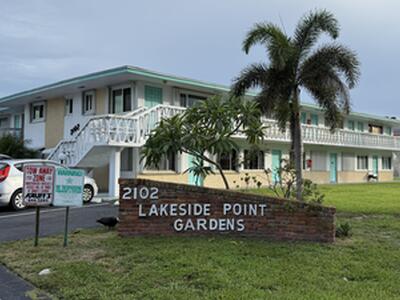 2102 Lake Osborne Drive, Lake Worth Beach, FL 33461