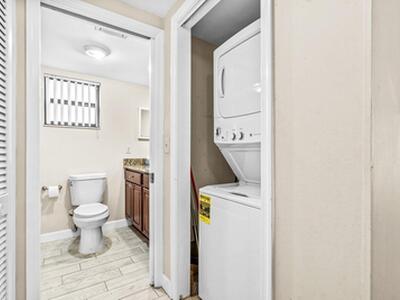 11863 Wimbledon Circle, Wellington, FL 33414