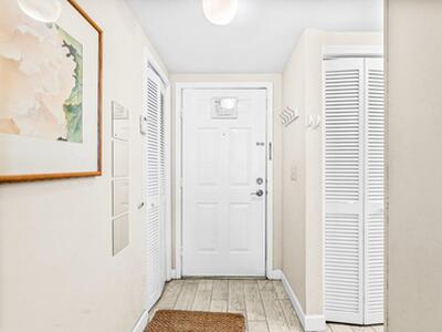 11863 Wimbledon Circle, Wellington, FL 33414