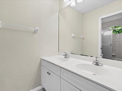 41 Uno Lago Drive, Juno Beach, FL 33408