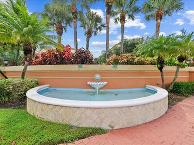 41 Uno Lago Drive, Juno Beach, FL 33408