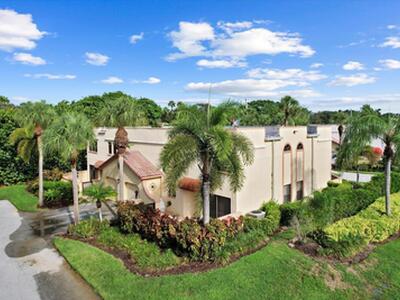 41 Uno Lago Drive, Juno Beach, FL 33408