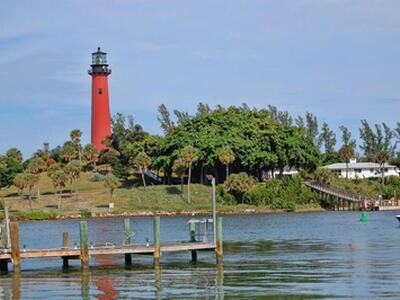 41 Uno Lago Drive, Juno Beach, FL 33408