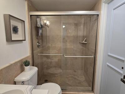 5460 N Ocean Drive, Riviera Beach, FL 33404