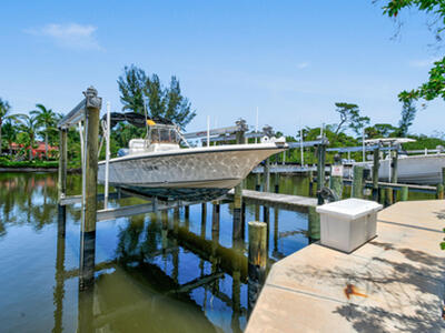 4650 SE Manatee Way, Stuart, FL 34997