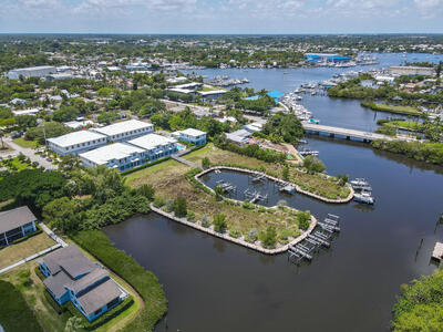 4650 SE Manatee Way, Stuart, FL 34997