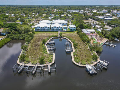 4650 SE Manatee Way, Stuart, FL 34997