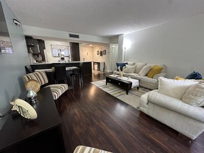 5220 Las Verdes Circle