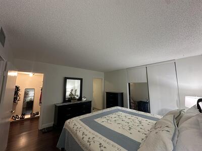 5220 Las Verdes Circle, Delray Beach, FL 33484