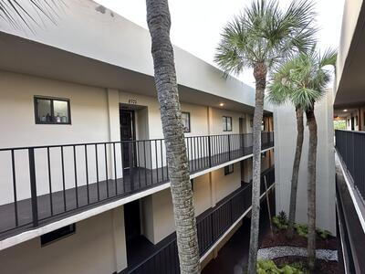 5220 Las Verdes Circle, Delray Beach, FL 33484