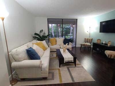 5220 Las Verdes Circle, Delray Beach, FL 33484