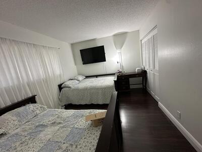 5220 Las Verdes Circle, Delray Beach, FL 33484