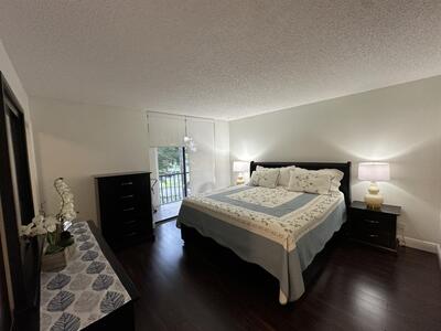 5220 Las Verdes Circle, Delray Beach, FL 33484