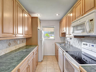 735 N Highpoint Boulevard N, Delray Beach, FL 33445