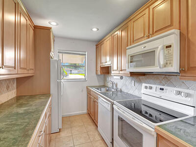 735 N Highpoint Boulevard N, Delray Beach, FL 33445