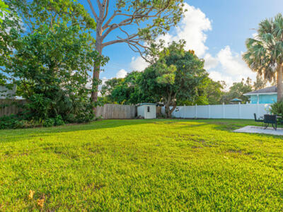 9026 SE Bobwhite Street, Hobe Sound, FL 33455