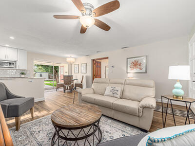 9026 SE Bobwhite Street, Hobe Sound, FL 33455