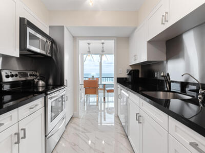 5550 N Ocean Drive, Singer Island, FL 33404