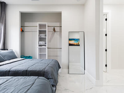 909 NW 4th Avenue, Hallandale Beach, FL 33009