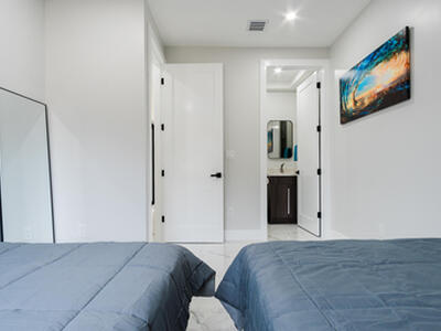 909 NW 4th Avenue, Hallandale Beach, FL 33009