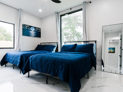 909 NW 4th Avenue, Hallandale Beach, FL 33009