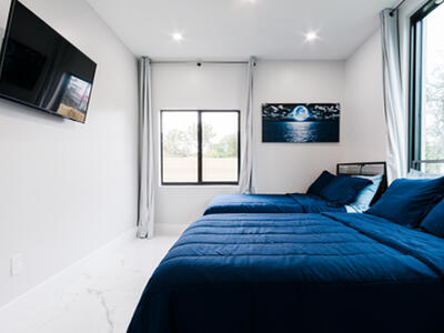 909 NW 4th Avenue, Hallandale Beach, FL 33009