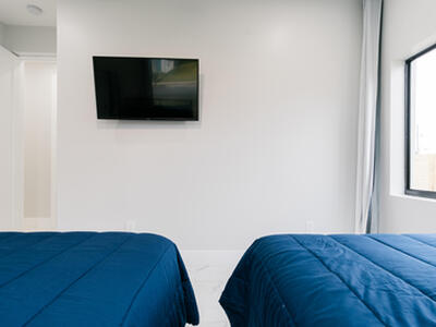 909 NW 4th Avenue, Hallandale Beach, FL 33009