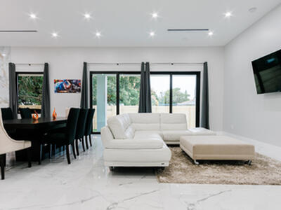 909 NW 4th Avenue, Hallandale Beach, FL 33009